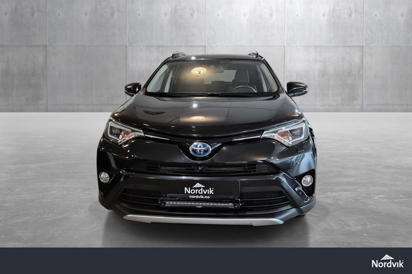 Bilde 2 av Toyota RAV4 Hybrid Executive AWD med LED bjelke