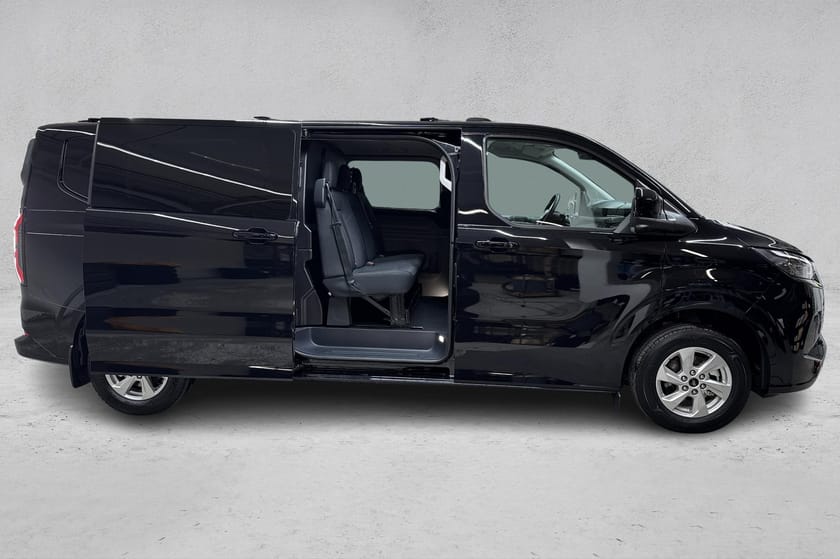 Bilde 4 av Ford E-Transit Custom 320 Crew Van 6 seter, STORT LASTEROM, Inntil 300km rekkevidde