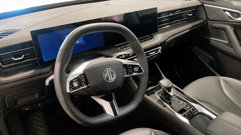 Bild 4 av MG HS PHEV LUX 1.5T AT (BLACK) - STERLING SILVER