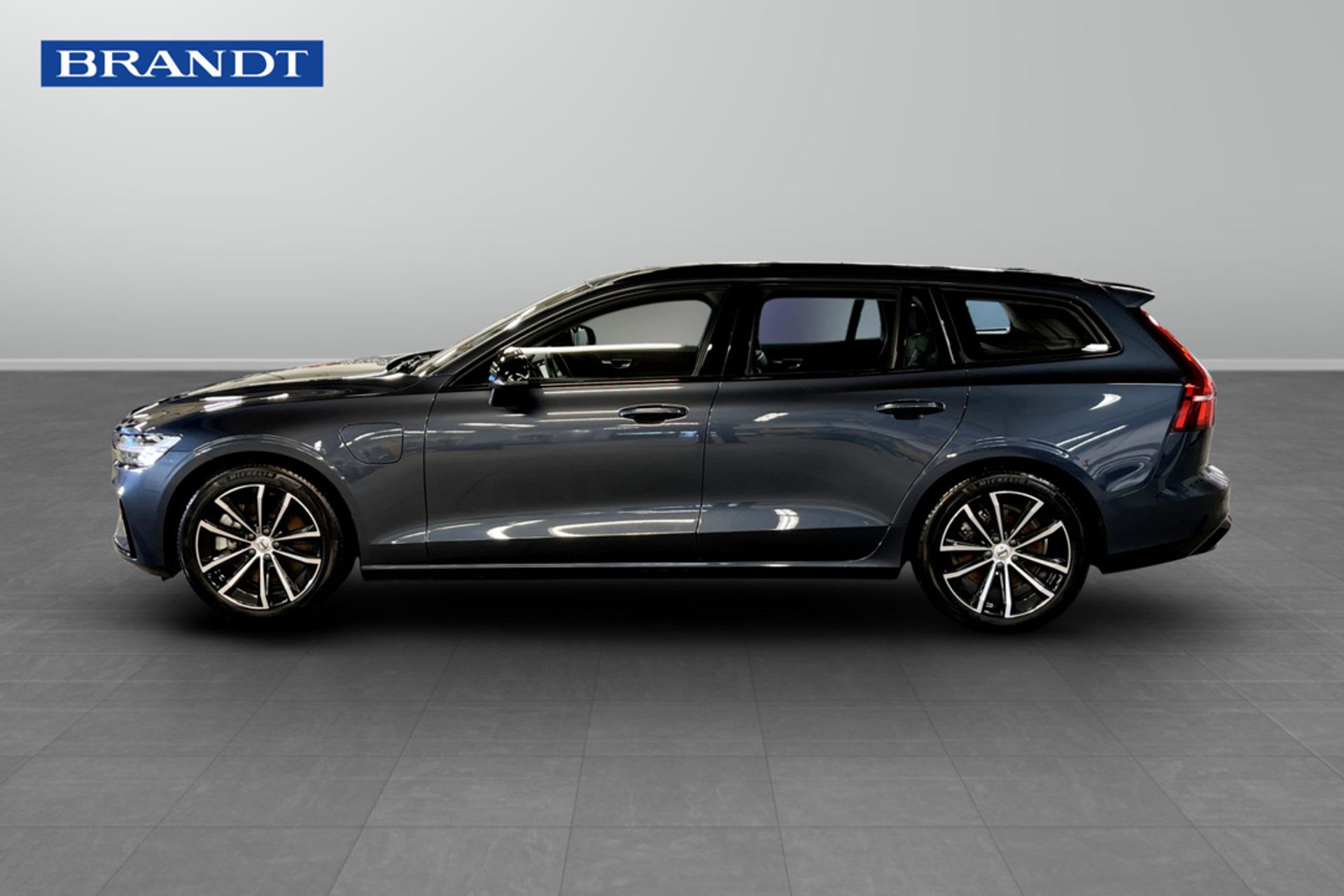 Volvo V60 T6 Plus Dark Nordic Edition 2025, bild 3/9