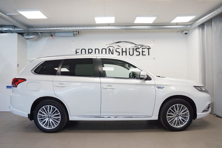 Bild 3 av Mitsubishi Outlander PHEV CVT 224HK COMFORT | LEASEBAR FÖR FÖRETAG