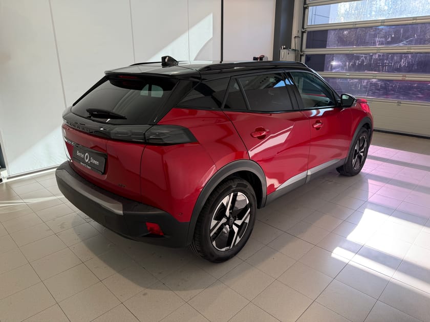 Bilde 3 av Peugeot e-2008 GT / SOLTAK / ADAPTIV CRUISE / EL. FØRERSETE