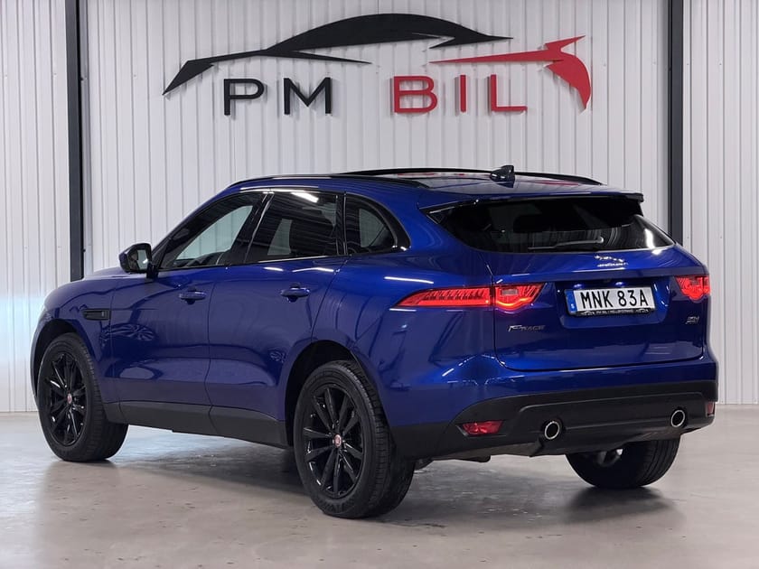 Bild 3 av Jaguar F-Pace 30d AWD 300hk Panorama Värmare Drag Läder S&V-Hjul