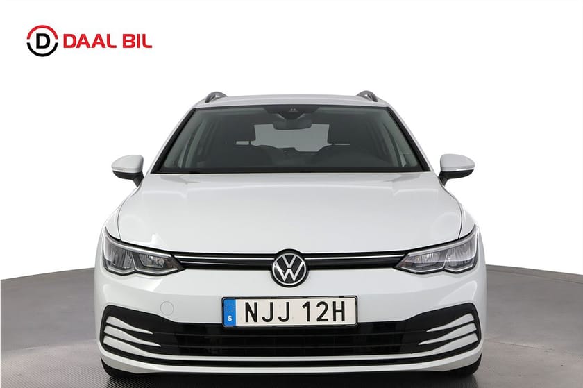 Bild 2 av Volkswagen Golf Sportscombi 1.5 eTSI 131HK COCKPIT DRAG VÄRMARE B-KAM