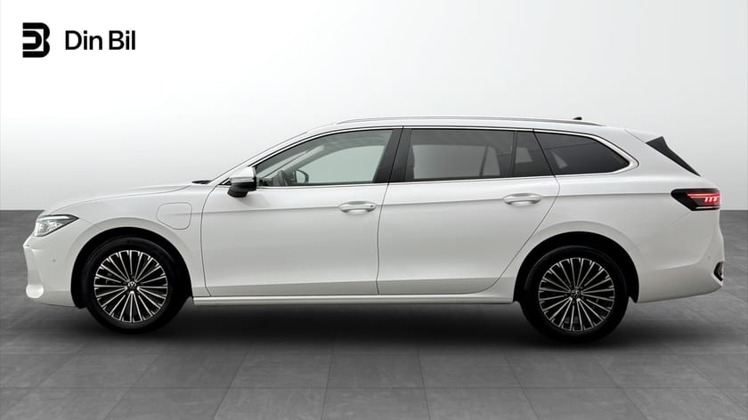 Bild 2 av Volkswagen Passat Variant eHybrid DSG Elegance Drag/
