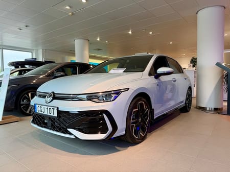 Volkswagen Golf R-Line 1.5 eTSI (150hk) Aut Värmare Drag