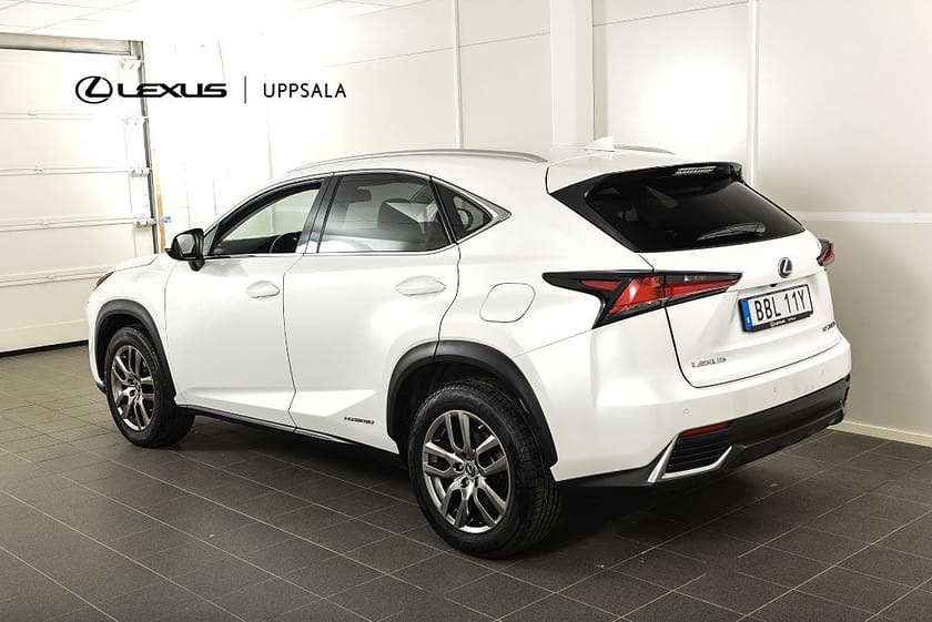 Bild 3 av Lexus NX 300h AWD 2.5 Executive Backkamera Navi M-värm Taklucka