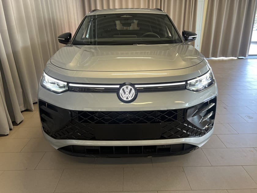 Bild 2 av Volkswagen Tayron eHybrid R-LINE 272 HK Drag Black Style
