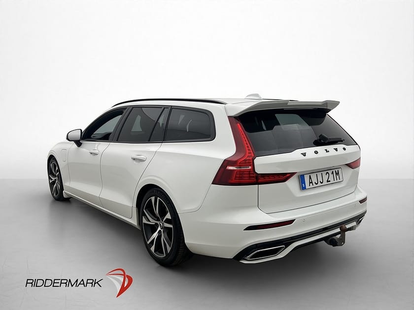 Bild 5 av Volvo V60 T8 Twin Engine AWD R Design Drag Pano Orrefors