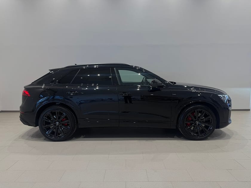 Bild 2 av Audi Q8 60 TFSI e quattro