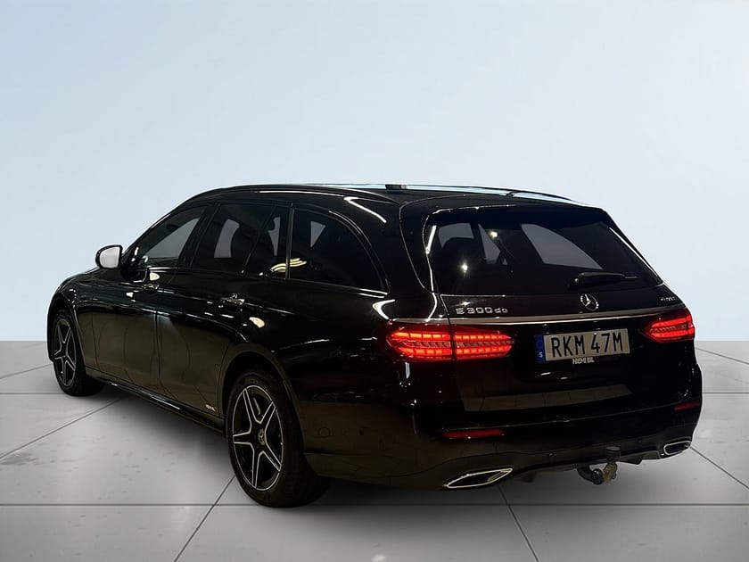 Bild 5 av Mercedes-Benz E 300 T de 4MATIC 4M AMG Line 360° HuD Rattvärme Drag Navi S&V