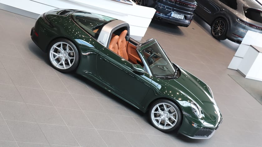 Bild 5 av Porsche 911 Targa 4 GTS PTS Brewster Green / Utökat läder / Sätesventilation