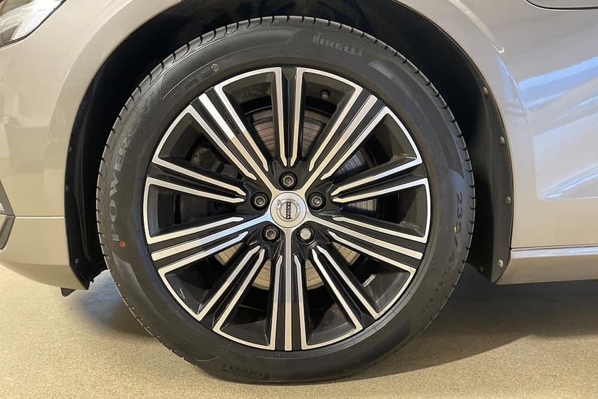 Bild 5 av Volvo V60 T8 TE AWD Inscription Panorama / Keyless / Drag / Skinn