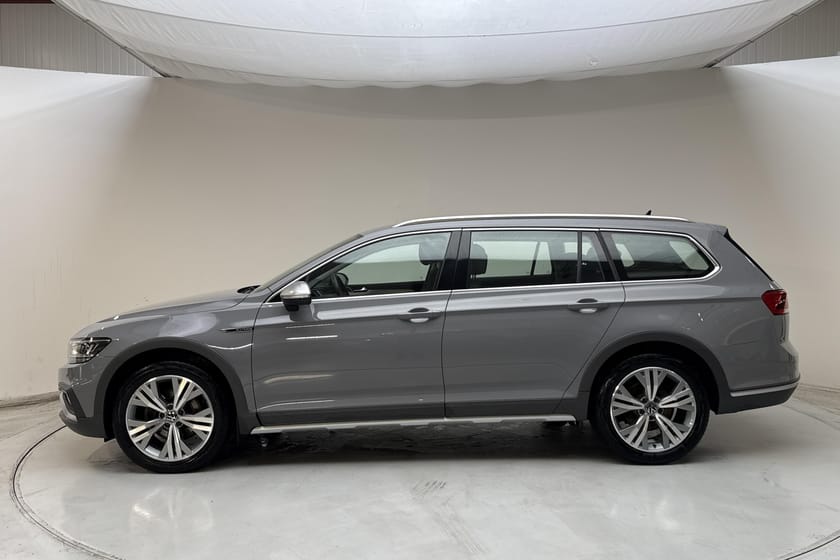 Bild 2 av Volkswagen Passat Alltrack 2.0 TDI Sportscombi 4Motion (200hk)