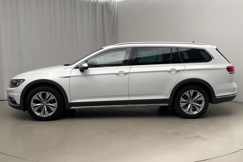 Bild 2 av Volkswagen Passat Alltrack 2.0 TDI 4M 190hk Drag Backkamera