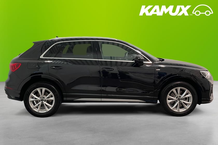 Bild 2 av Audi Q3 45 TFSI e S Line  Pano Cockpit Matrix Drag 245hk