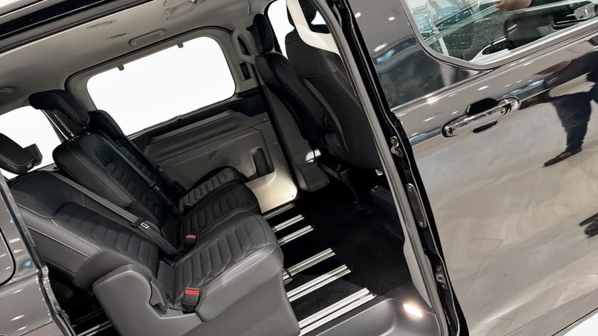 Bild 5 av Ford Tourneo Custom 340 Plug-in Hybrid
