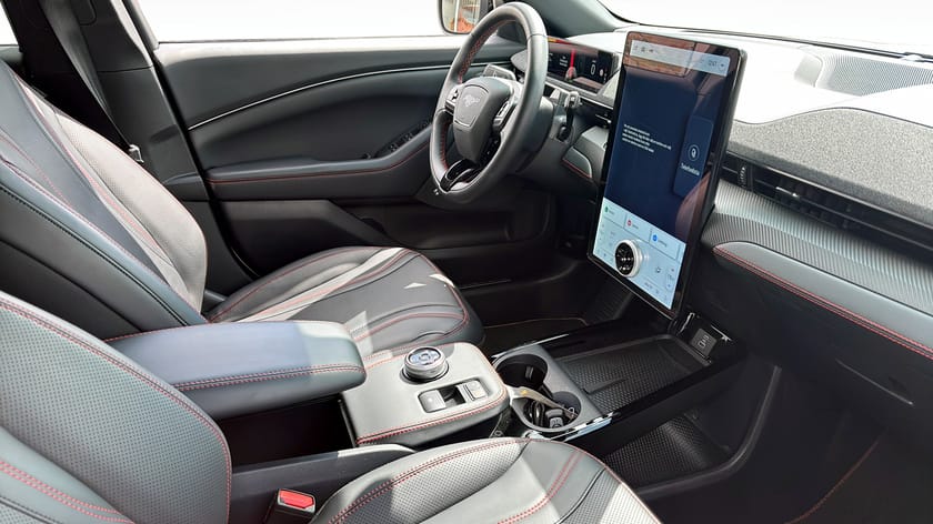 Bild 3 av Ford Mustang Mach-E Standard Range AWD AWD, STD (70 KWH) 269 HK - TEKNIKPAKET