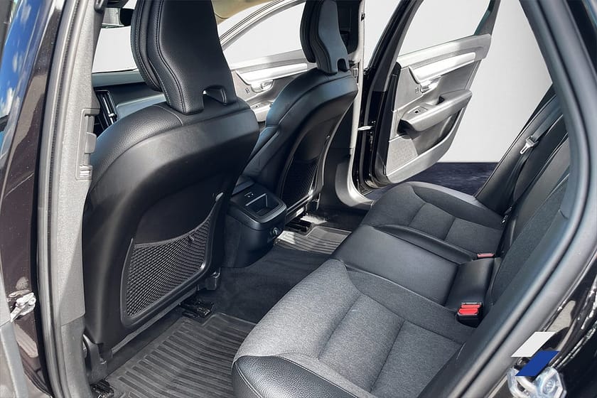 Bild 5 av Volvo V90 D4 AWD Momentum 190 hk / Drag Värmare VOC Kamrem bytt