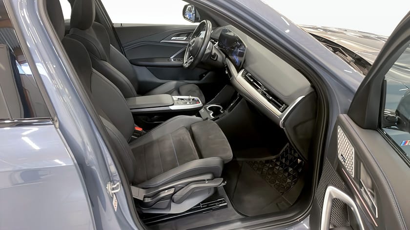 Bild 3 av BMW iX1 xDrive30 xDrive MSport Panorama Elstol med minne H/K Drag Backkamera