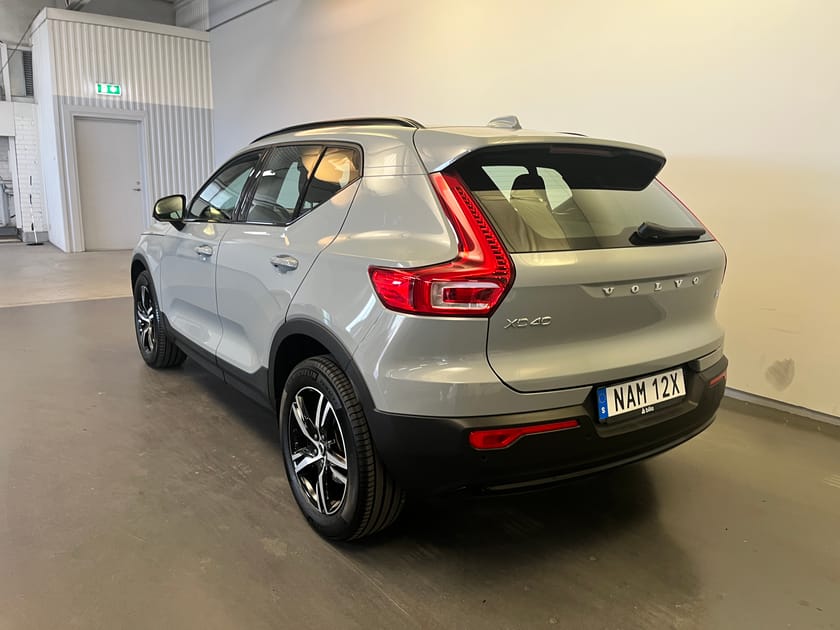 Bild 3 av Volvo XC40 B3 FWD Bensin Plus Dark/ Backkamera/ Navigation/