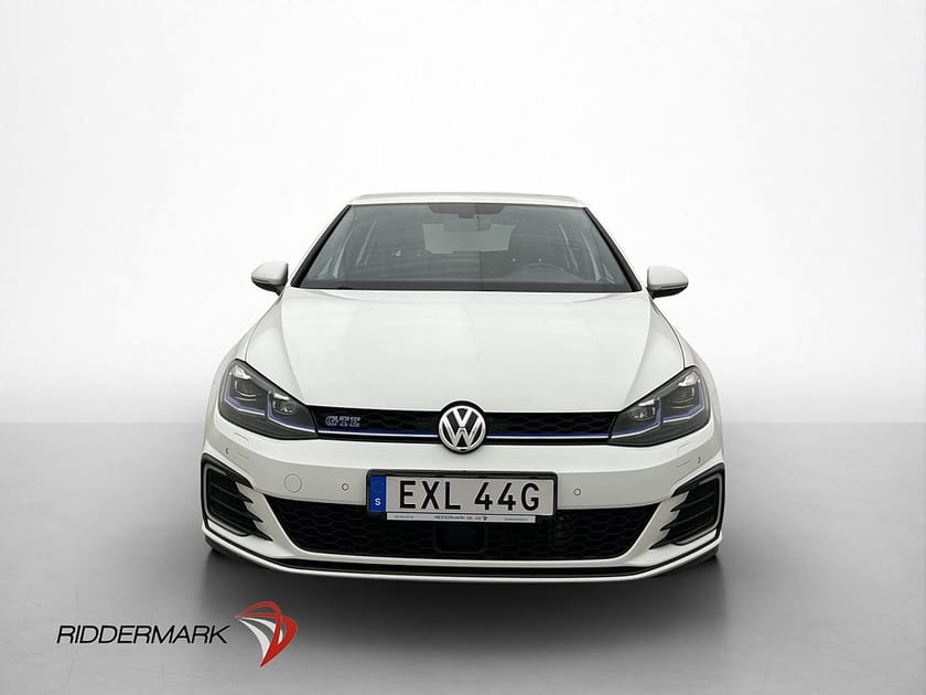 Bild 2 av Volkswagen Golf GTE 204hk Cockpit Drag P-Sensorer CarPlay