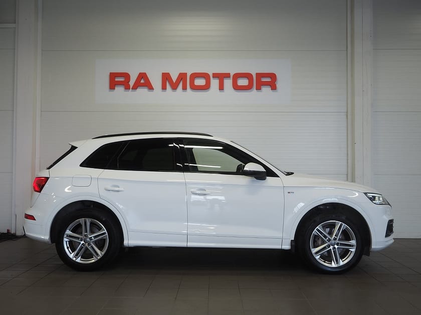 Bild 4 av Audi Q5 40 TDI quattro S Tronic S-Line Kamera D-Värm Dragkrok