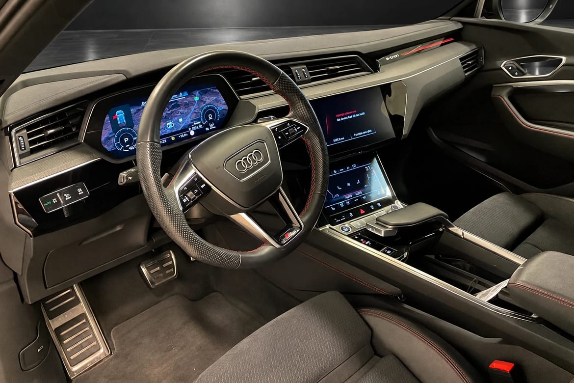 Audi Audi Q8 50 e-tron quattro — bild 11
