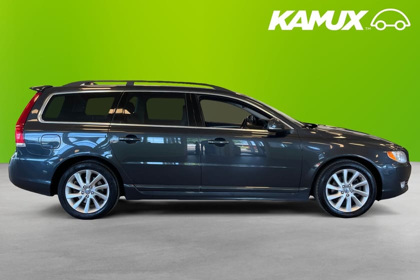 Bild 2 av Volvo V70 D4 Momentum 5-Cylinder Halvskinn PDC Dragkrok