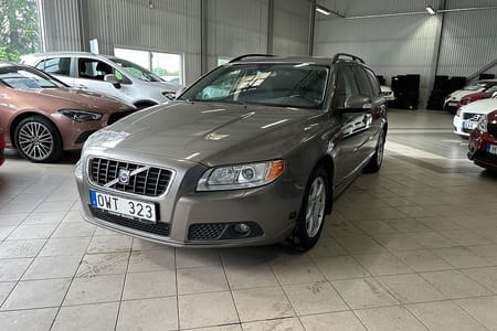 Volvo V70 2.5FT  / AUTOMAT / MOMENTUM / PDC / SUPERDEAL 3.95%