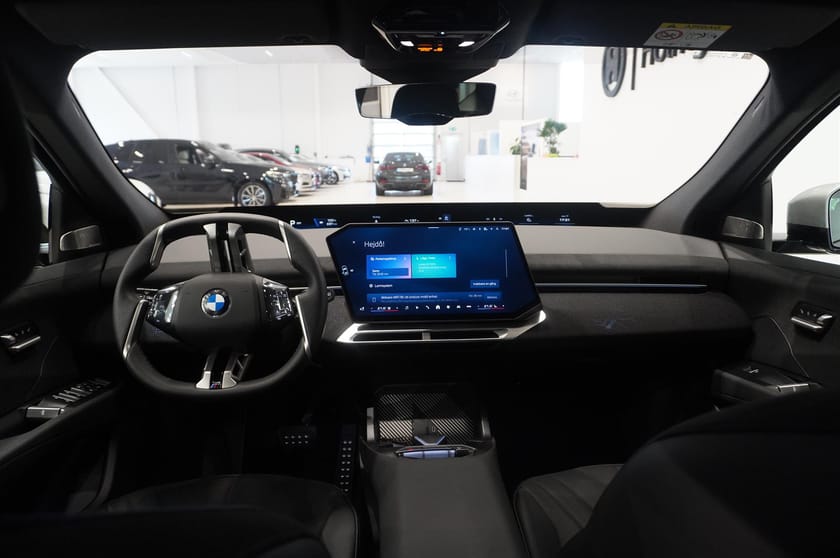 Bild 2 av BMW iX3 50 xDrive Supercharged Ed M Sport Drag DA H K
