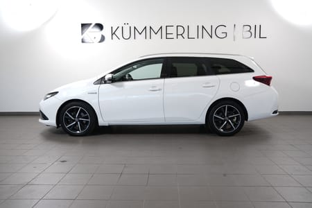 Toyota Auris Touring Sports Hybrid e-CVT 136hk Navi/Bkamera/Keyless