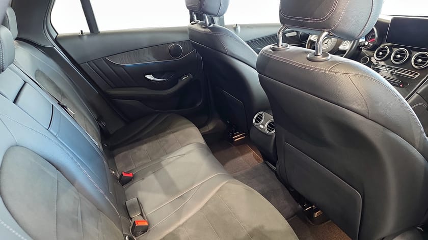 Bild 5 av Mercedes-Benz GLC 220 d 4MATIC | AMG Line| Dragkrok|
