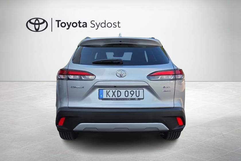 Bild 4 av Toyota Corolla Cross Hybrid AWD-i Executive P-sensorer fram och bak, Backkamera, Dragkrok, Halvskin, JBL mm