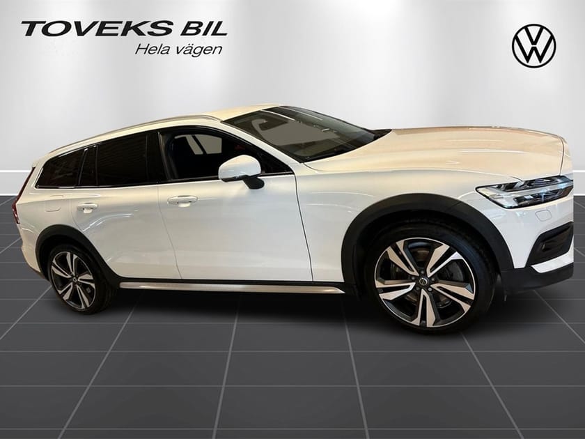 Bild 2 av Volvo V60 Cross Country D4 AWD Momentum DRAG