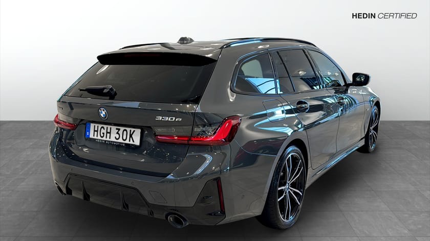 Bild 4 av BMW 330e xDrive Touring M-Sport | Pano | HK | Dragkrok | 292hk