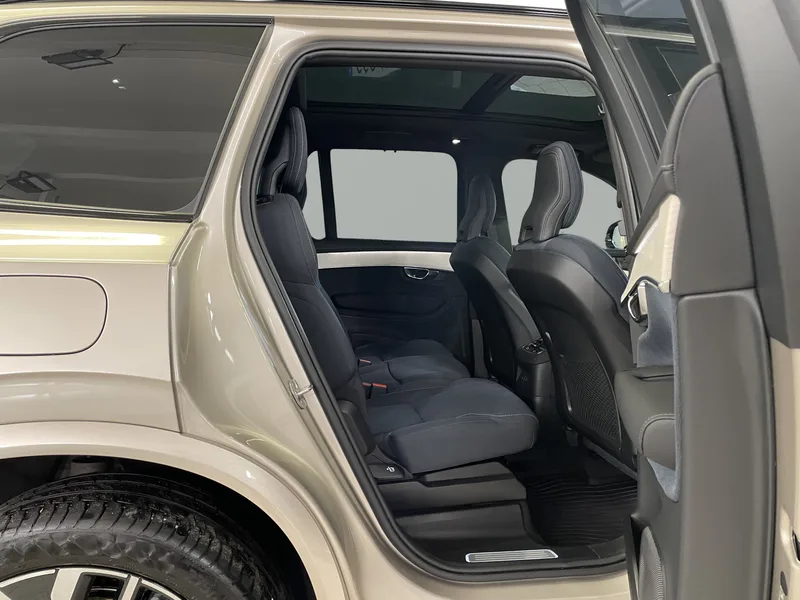 Bild 16 av 18 – Volvo XC90 7 Säten II T8 Ultra Dark
