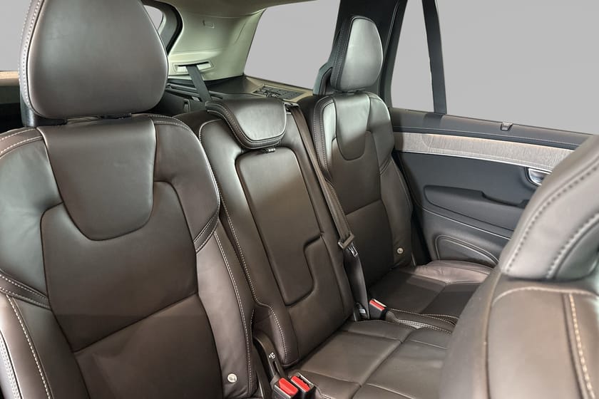 Bild 2 av Volvo XC90 T8 Ultra Dark Luftfj 360Kamera B/W Pano Massage