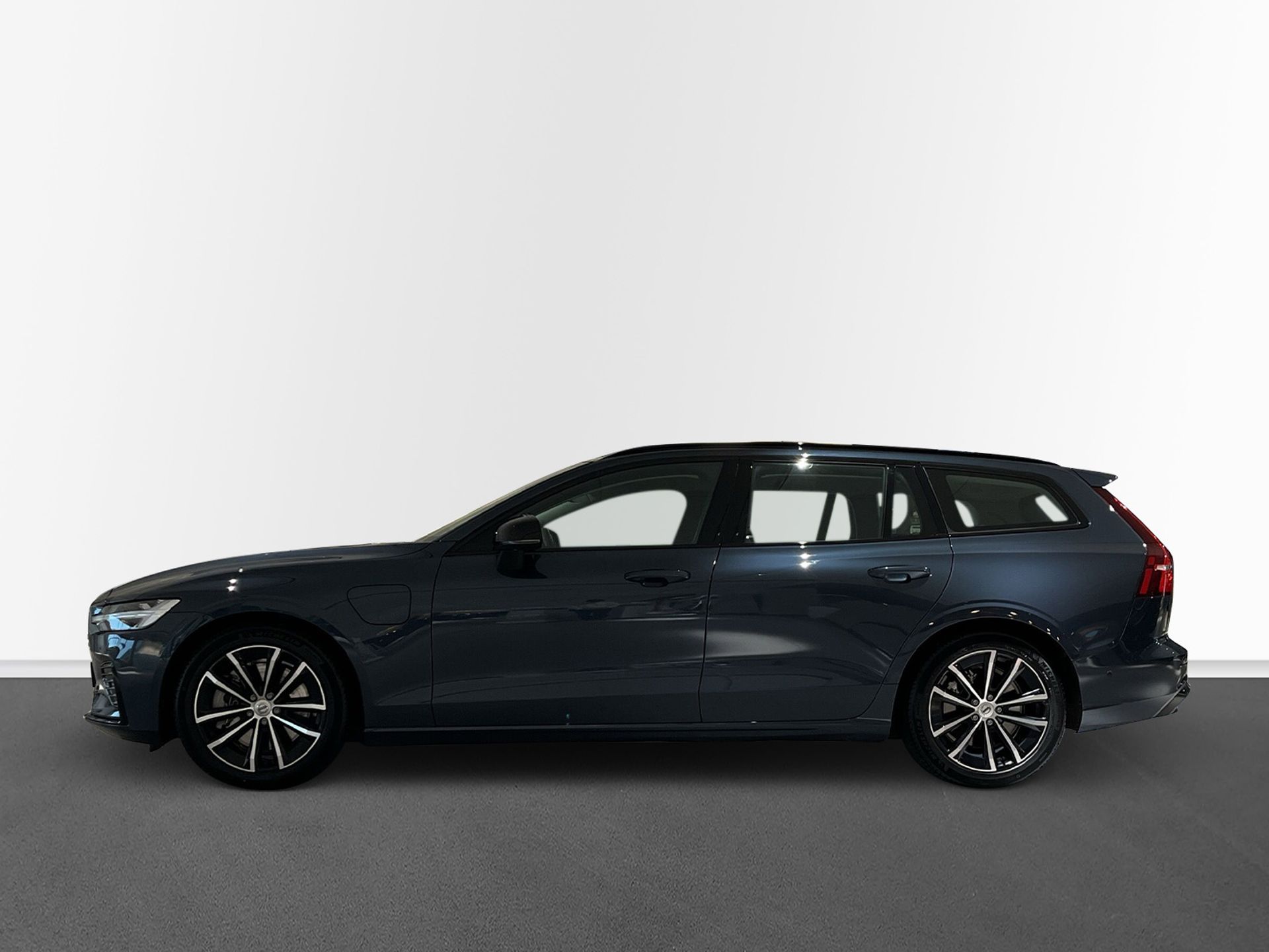Volvo V60 T6 Plus Dark Nordic 2026, bild 3/10