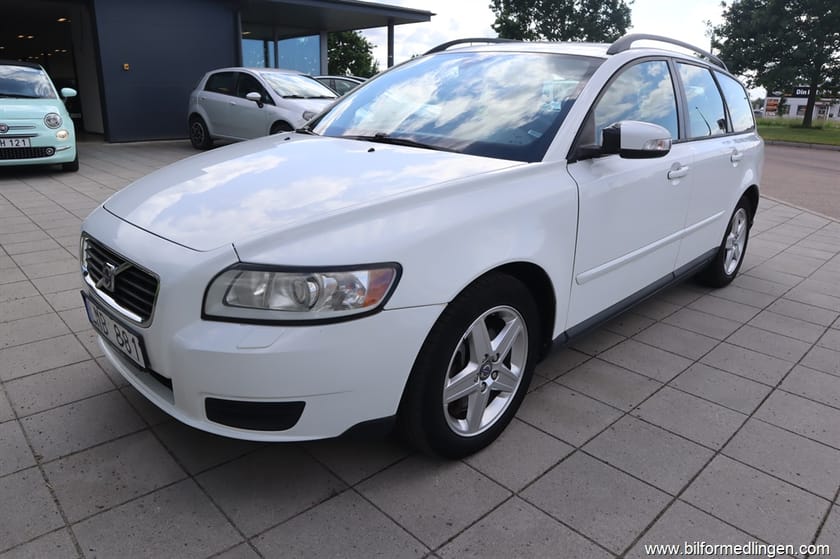Bild 2 av Volvo V50 2.0 D FWD 136hk Aut Drag Svensksåld