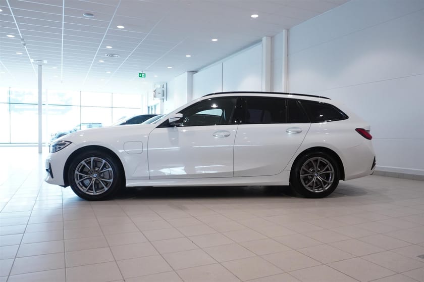 Bild 3 av BMW 330e Touring Sportline Drag HiFi