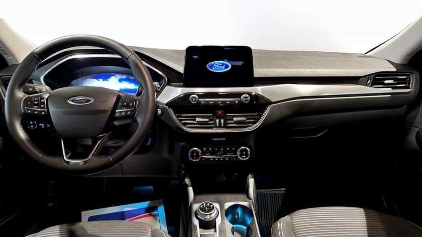 Bild 4 av Ford Kuga Plug-In Hybrid Titanium 225hk 64km räckvidd / PL 3995kr/mån
