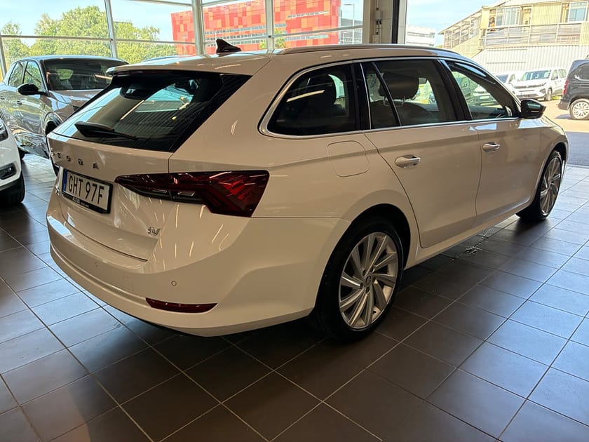 Bild 5 av Škoda Octavia Kombi iV Skoda Style Cockpit/Adaptiv Farthållare/Keyless