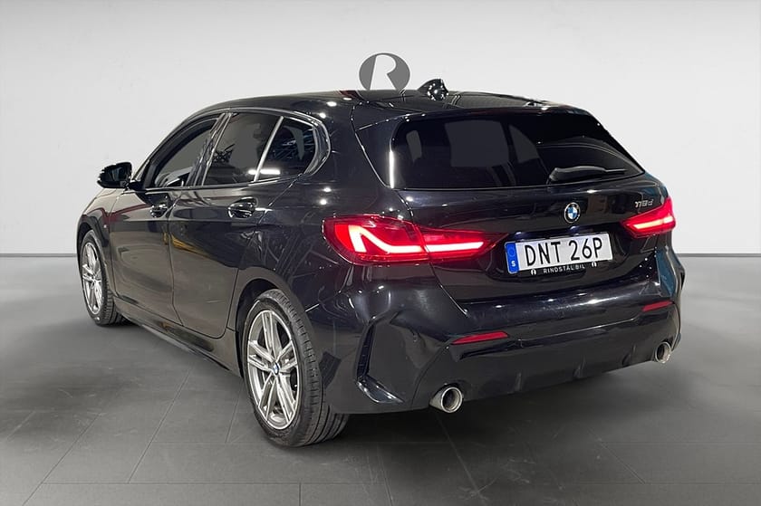 Bild 5 av BMW 118d 150 HK AUT M-SPORT PDC HiFi RATTVÄRME 0.40L/MIL 17"