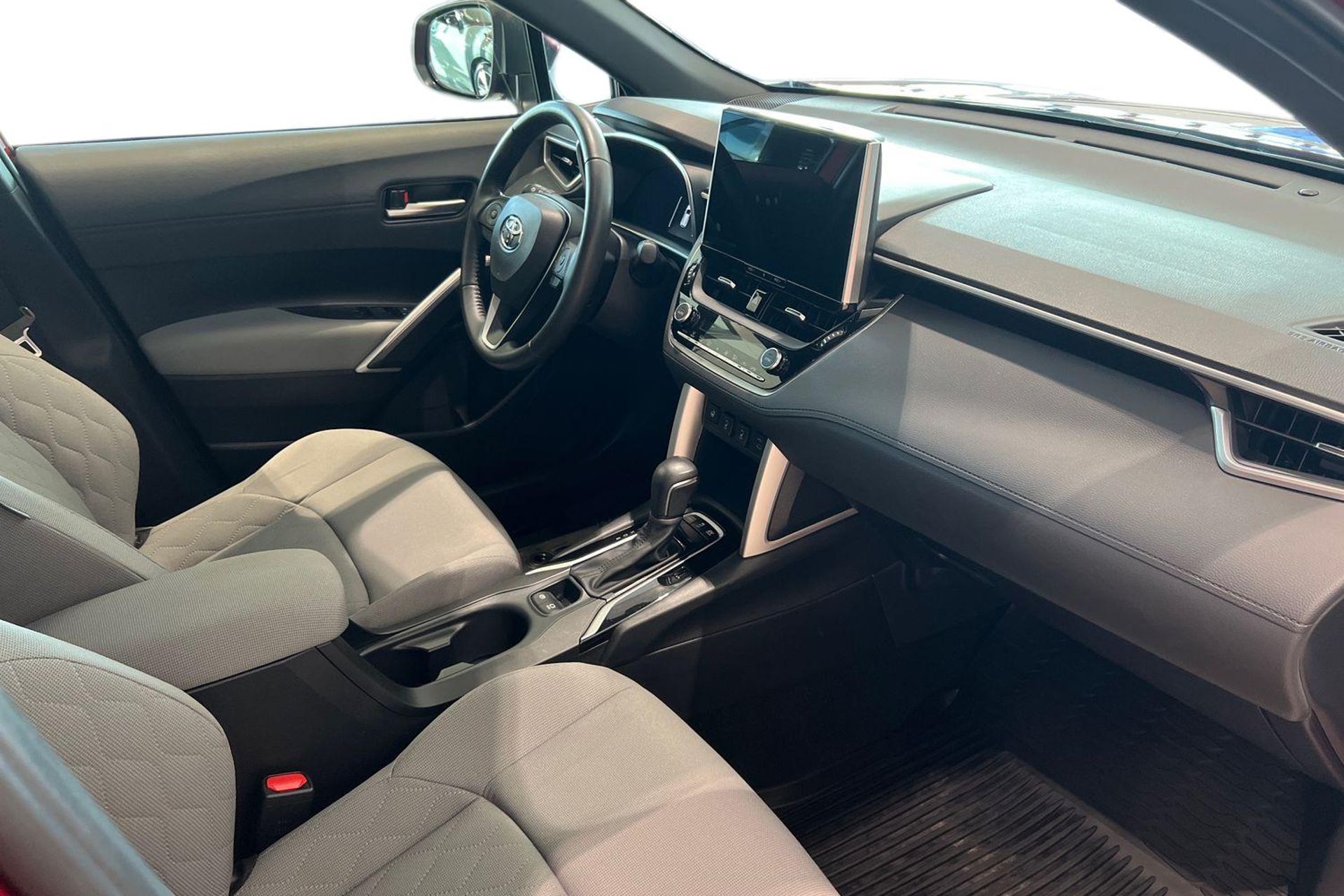 Toyota Corolla Cross 1,8 HYBRID STYLE 2024, bild 7/10