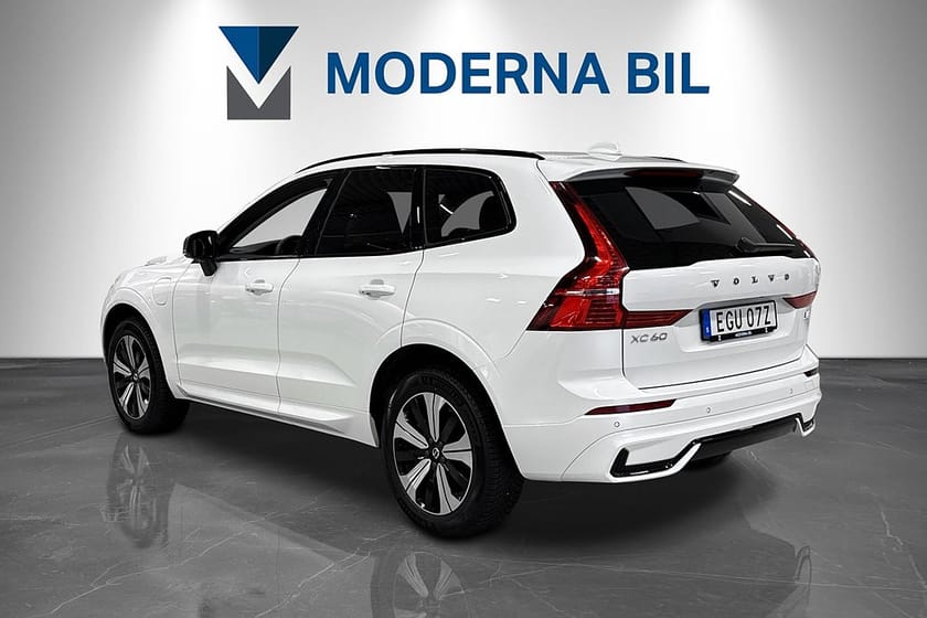 Bild 4 av Volvo XC60 Recharge T6 AWD 350hk Plus Dark Edition Moms Pano Bkam
