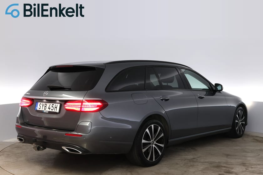 Bild 3 av Mercedes-Benz E 300 de T PLUG-IN Hybrid Drag Kamera