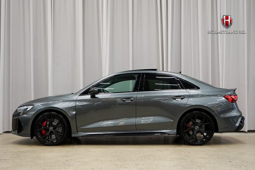 Bild 1 av Audi RS3 Sedan 2.5 TFSI quattro Skalstolar Pano Sportavg HUD PPF