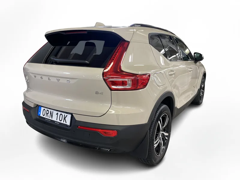 Bild 7 av 16 – Volvo XC40 B4 FWD Bensin Plus Dark