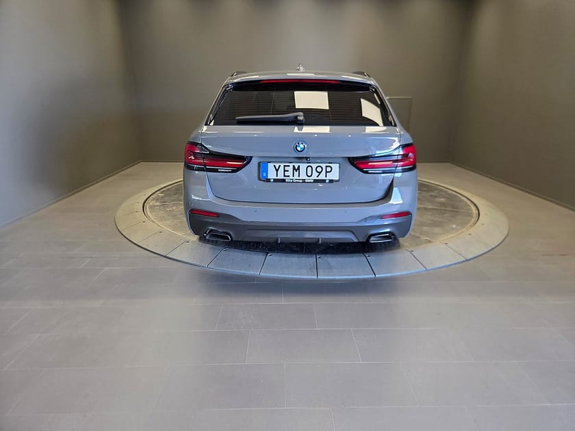 Bild 4 av BMW 530e xDrive Touring M Sportpaket Dragkrok Komfortstol med minne Laserlysen
